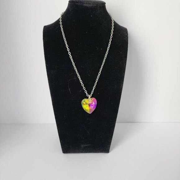 Beautiful crystal rainbow color heart shape necklace on a 17" silver chain - Picture 1 of 4